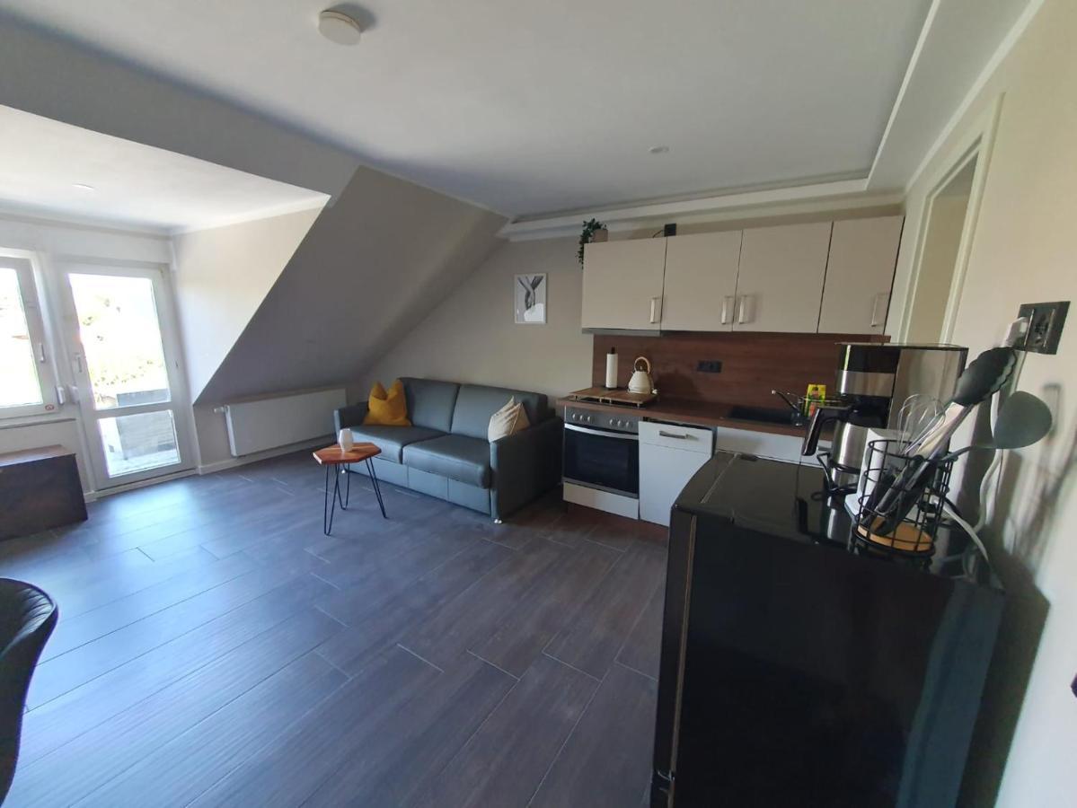Neumuehler Hof- Ferienwohnung "Benjamin" Mit Grosser Privater Dachterasse Und Guter Anbindung In Die City 什未林 外观 照片