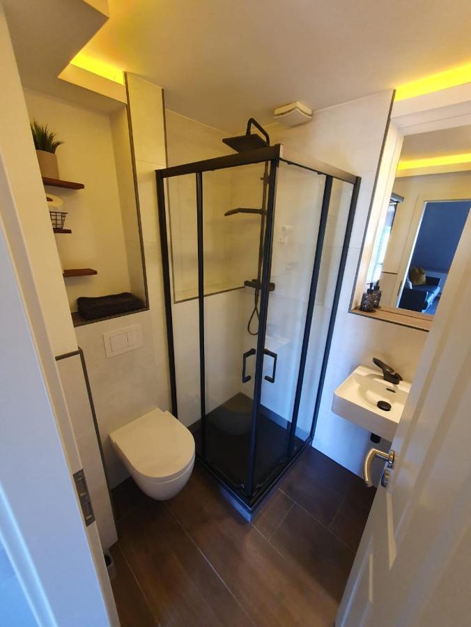Neumuehler Hof- Ferienwohnung "Benjamin" Mit Grosser Privater Dachterasse Und Guter Anbindung In Die City 什未林 外观 照片