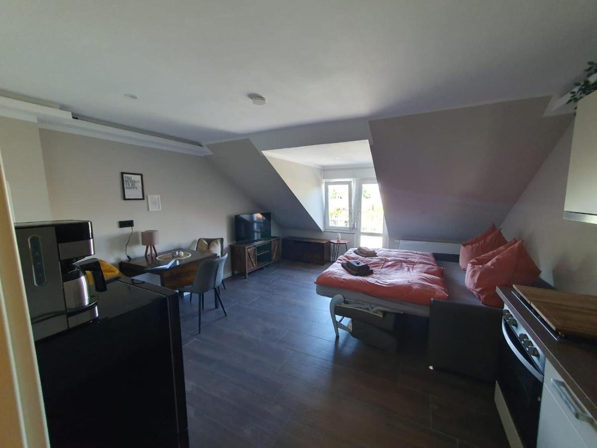 Neumuehler Hof- Ferienwohnung "Benjamin" Mit Grosser Privater Dachterasse Und Guter Anbindung In Die City 什未林 外观 照片